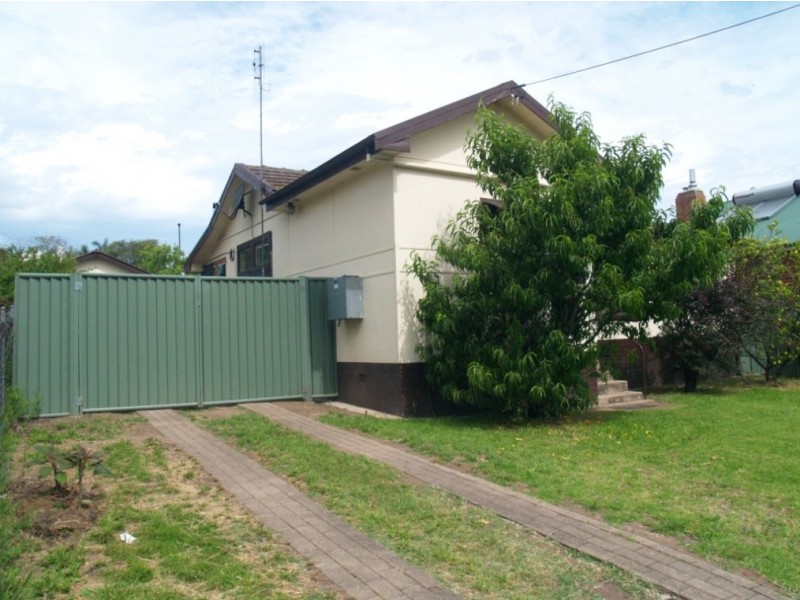 10 Wallace St, Bega NSW 2550