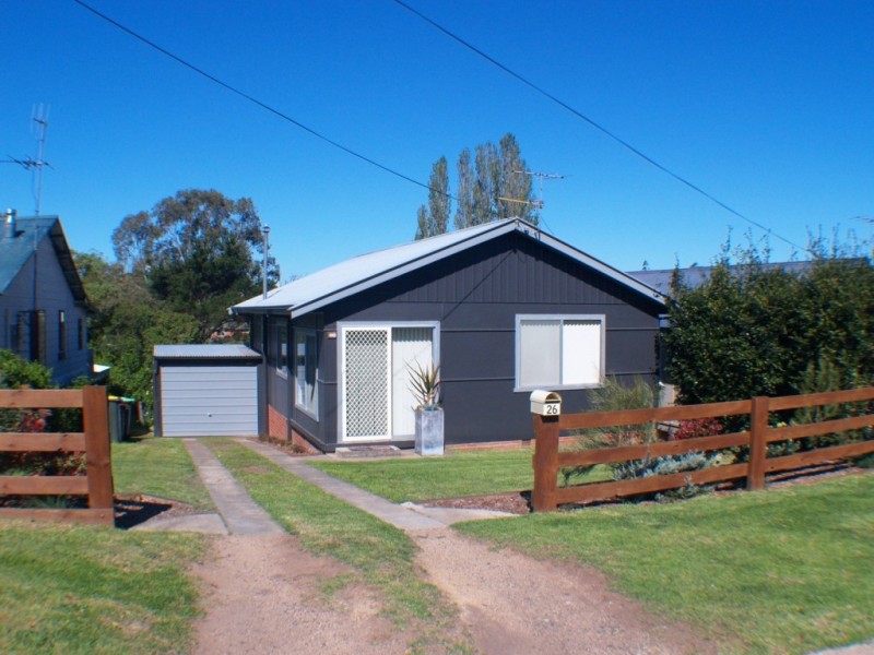 26 Meringo St, Bega NSW 2550