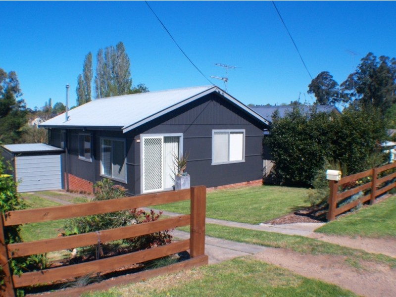 26 Meringo St, Bega NSW 2550