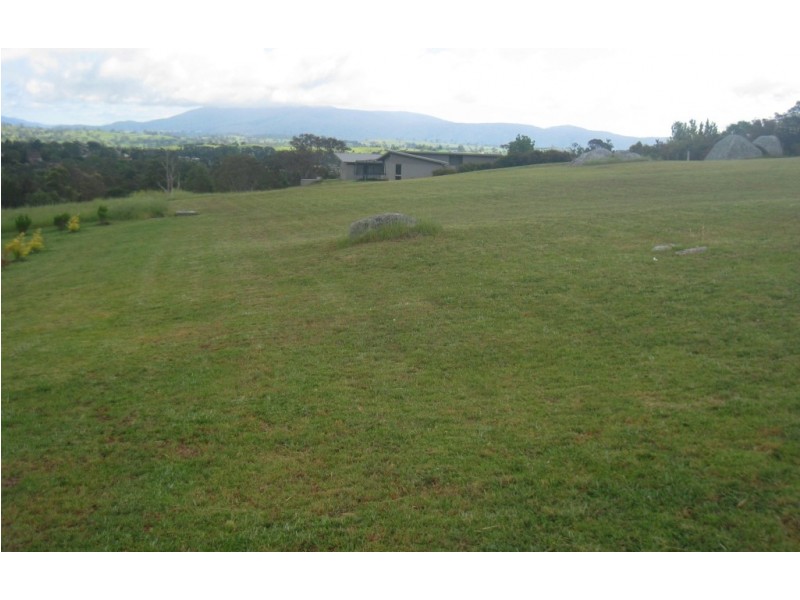62 Glen Mia Drive, Bega NSW 2550
