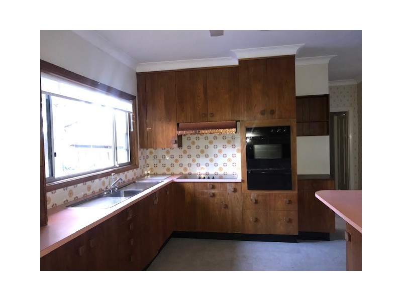 12 Belmore St, Bega NSW 2550