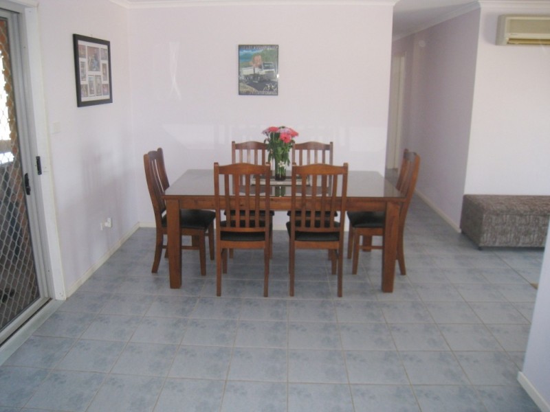 73 Max Slater Dr, Bega NSW 2550