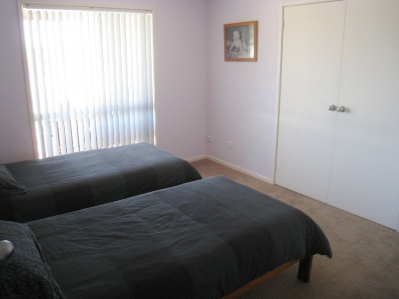 73 Max Slater Dr, Bega NSW 2550