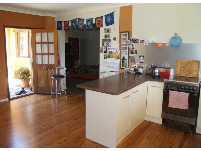13 Bega St, Candelo NSW 2550