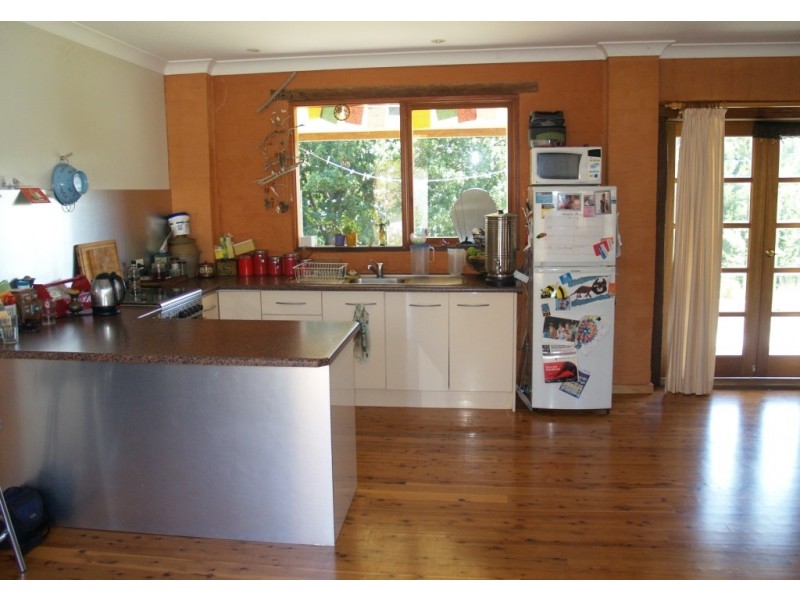 13 Bega St, Candelo NSW 2550