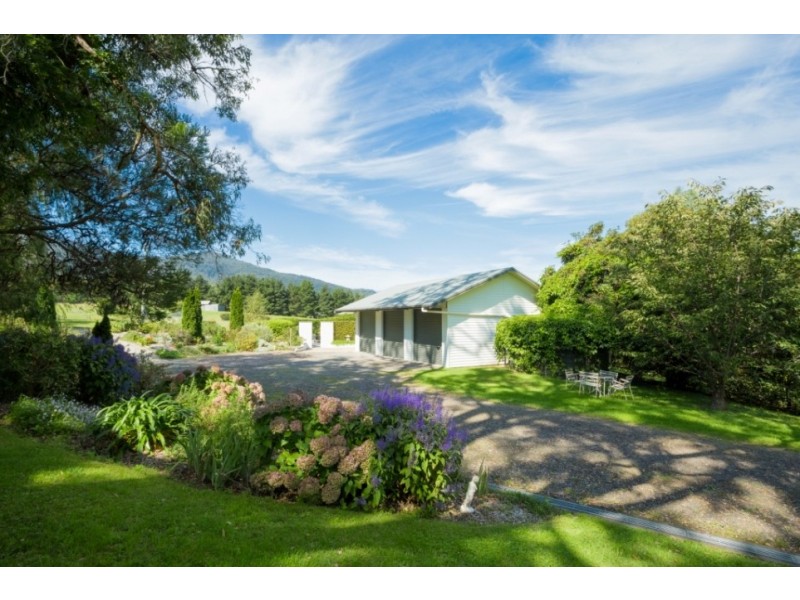 300 Glen Oaks Road, Brogo NSW 2550