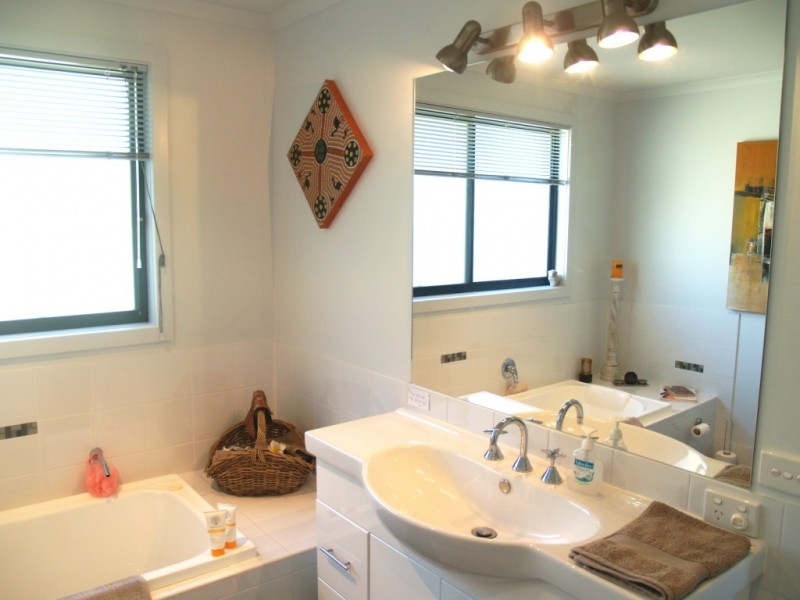 7-9 Kameruka St, Candelo NSW 2550