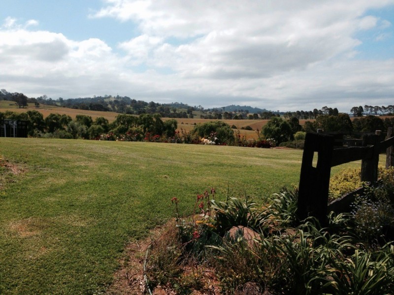 16 Springvale Close, Bega NSW 2550