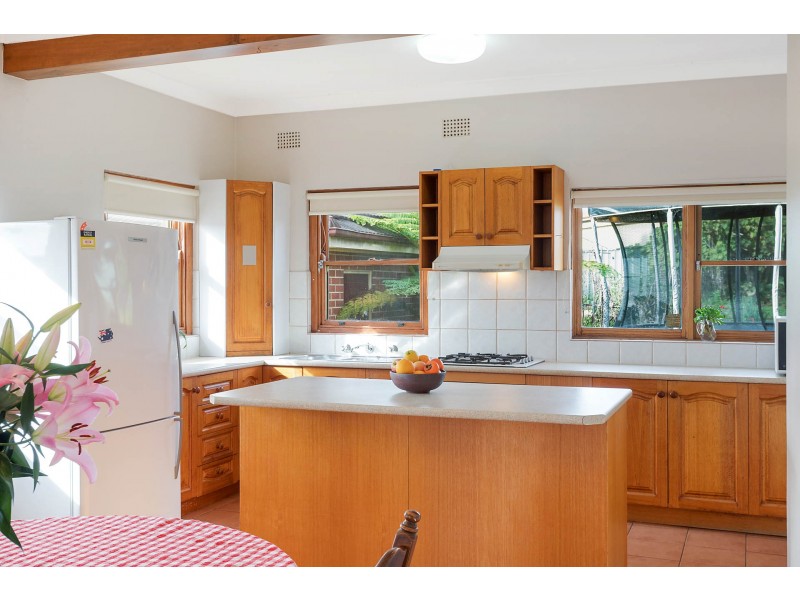 46 Ravenswood St, Bega NSW 2550