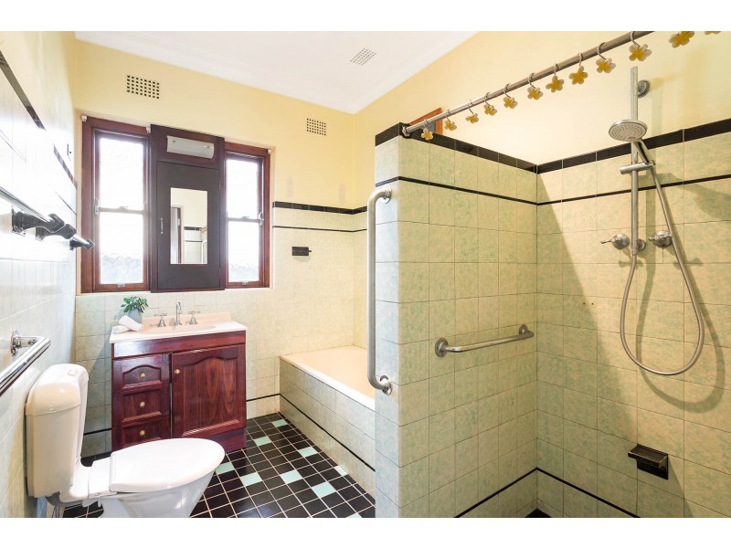 46 Ravenswood St, Bega NSW 2550