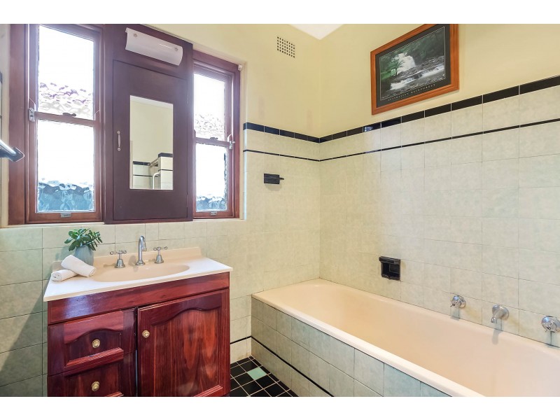 46 Ravenswood St, Bega NSW 2550