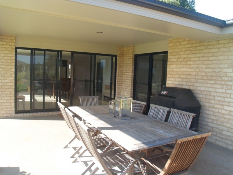 4 Bridle Place, Bega NSW 2550