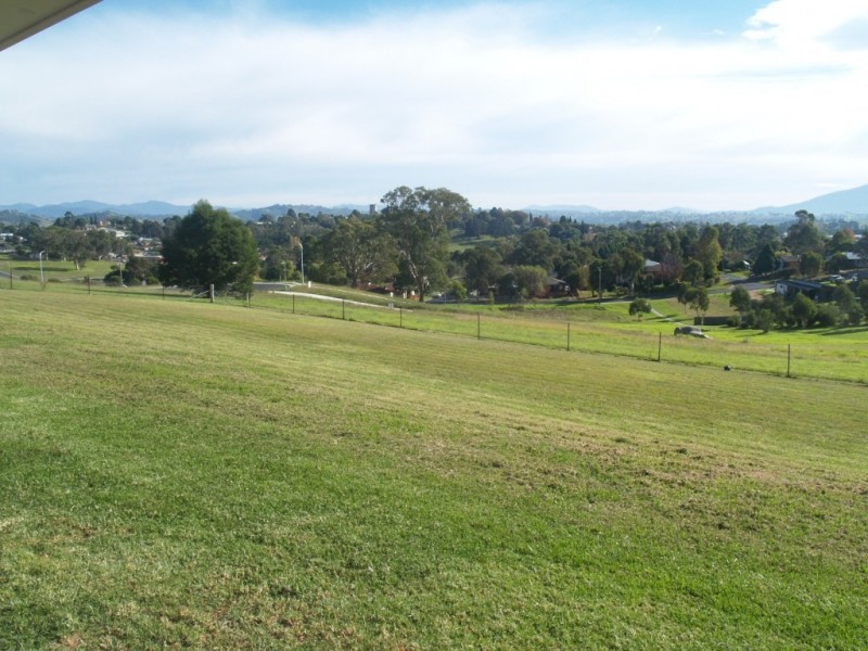 4 Bridle Place, Bega NSW 2550