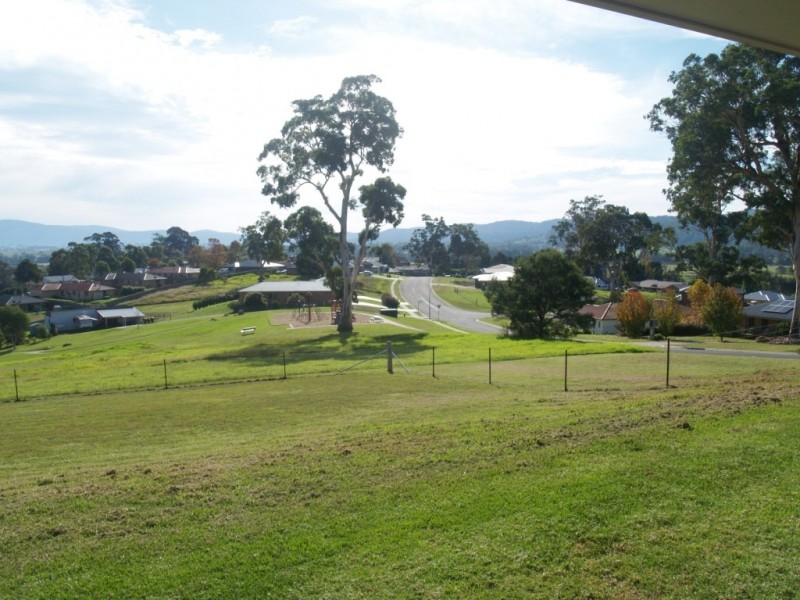 4 Bridle Place, Bega NSW 2550