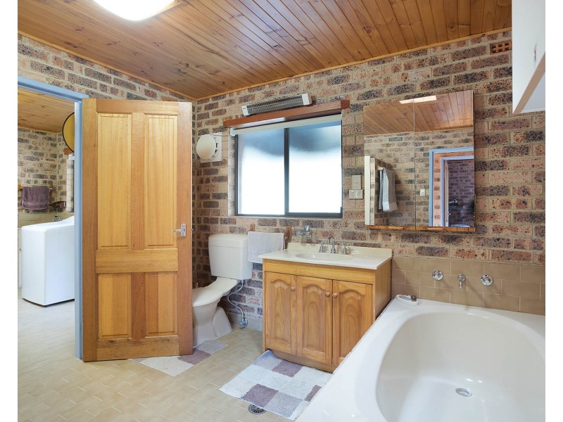 1231 Snowy Mountains Hwy, Bega NSW 2550