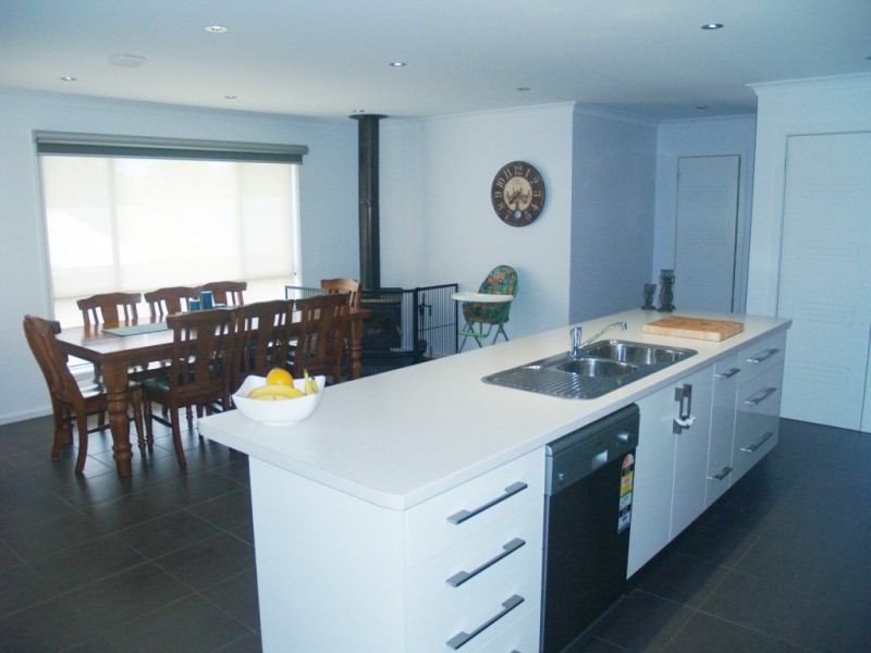 2 Eden St, Wolumla NSW 2550