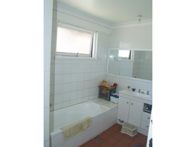 8 Spindler St, Bega NSW 2550