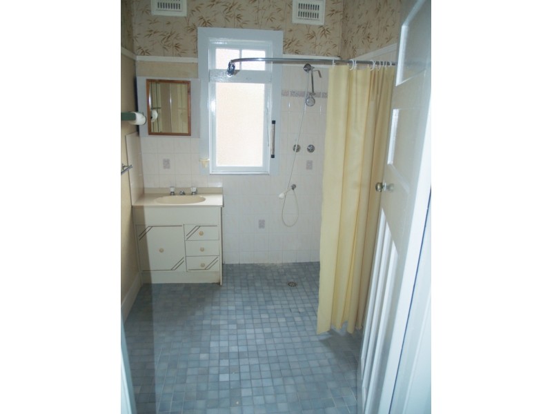 40 Carp St, Bega NSW 2550