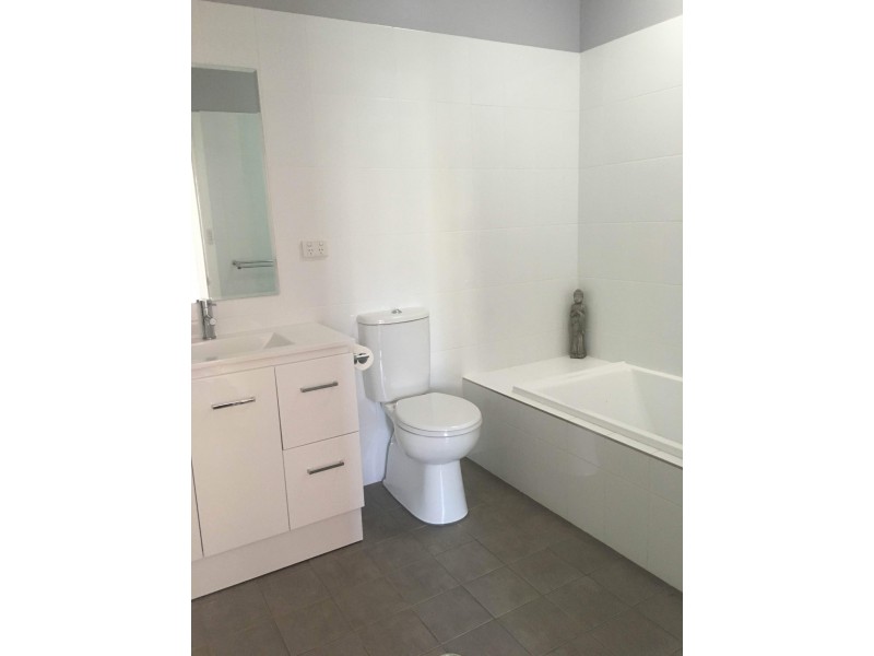 62 Meringo St, Bega NSW 2550