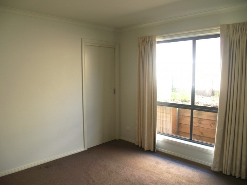 24 Howard Ave, Bega NSW 2550