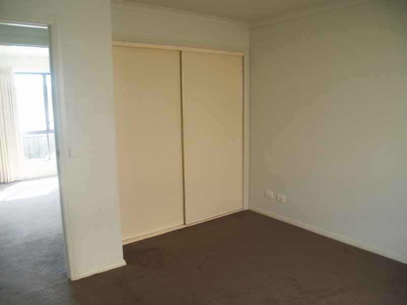 24 Howard Ave, Bega NSW 2550