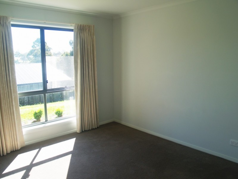 24 Howard Ave, Bega NSW 2550