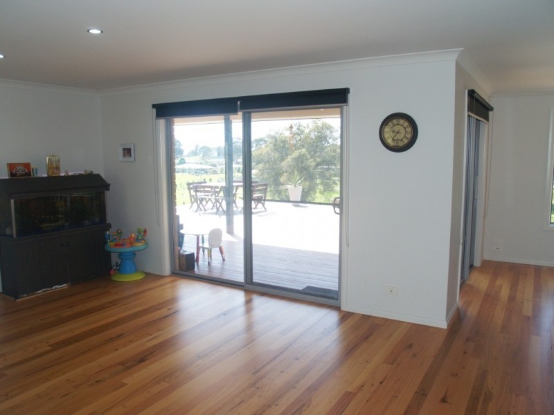 32 Stringy Park Close, Bega NSW 2550