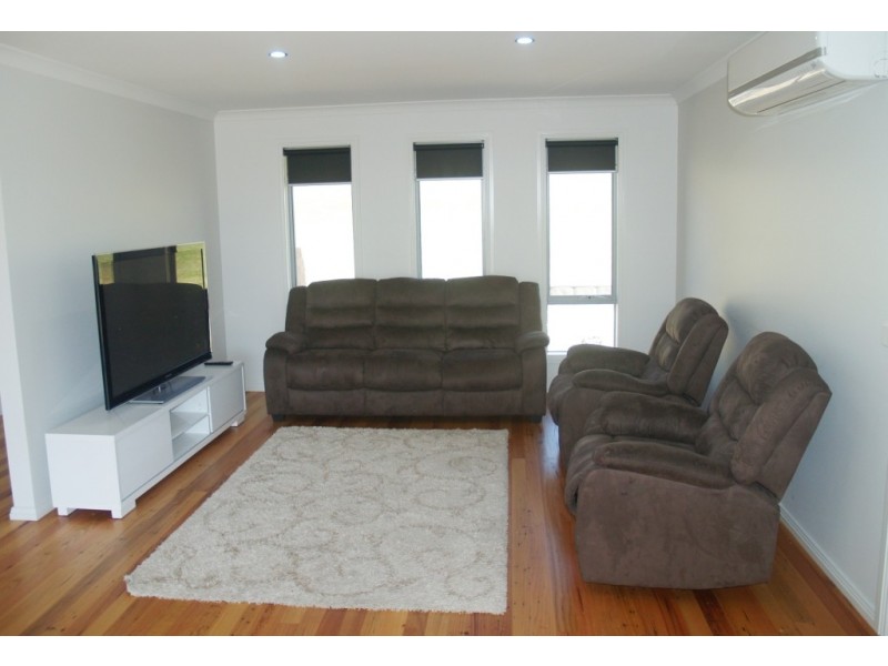 32 Stringy Park Close, Bega NSW 2550