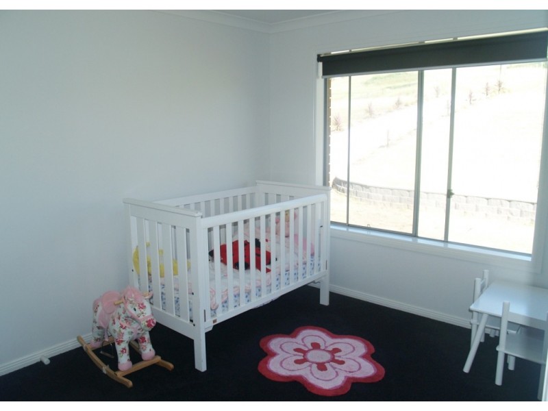 32 Stringy Park Close, Bega NSW 2550