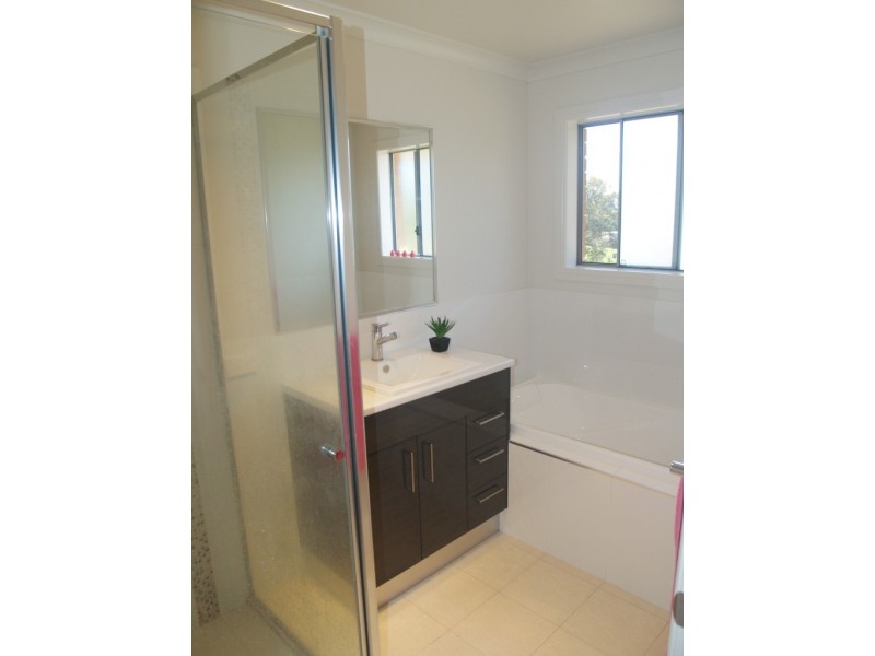 32 Stringy Park Close, Bega NSW 2550