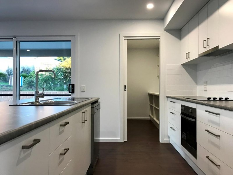 21 Koma Circuit, Bega NSW 2550