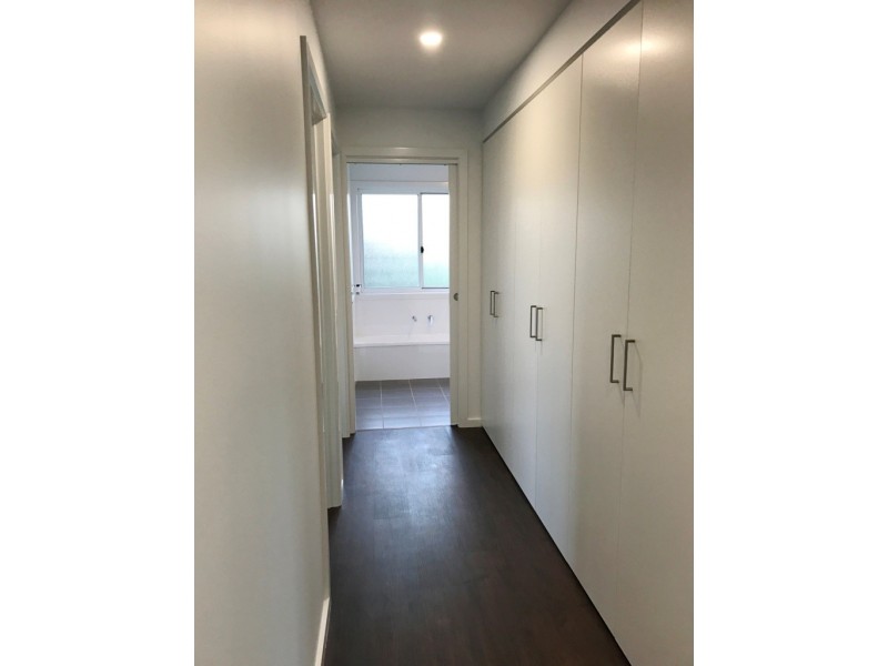 21 Koma Circuit, Bega NSW 2550