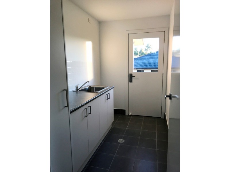 21 Koma Circuit, Bega NSW 2550