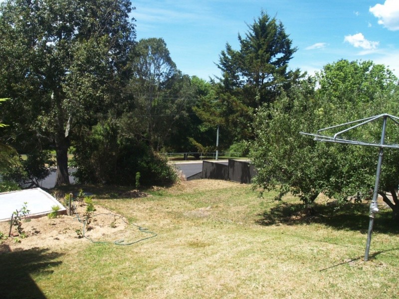 2 Belmore St, Bega NSW 2550