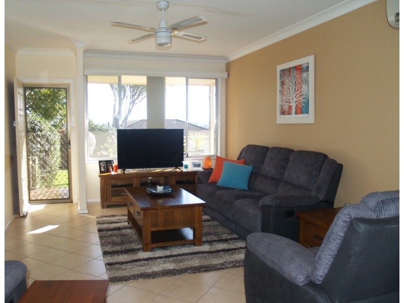 6 Taronga Crescent, Bega NSW 2550