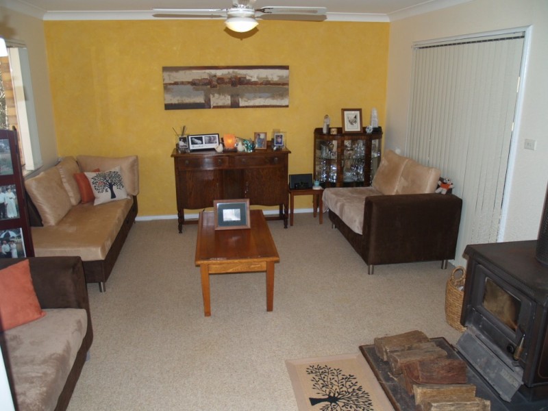 6 Taronga Crescent, Bega NSW 2550