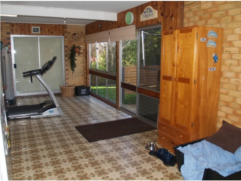 6 Taronga Crescent, Bega NSW 2550