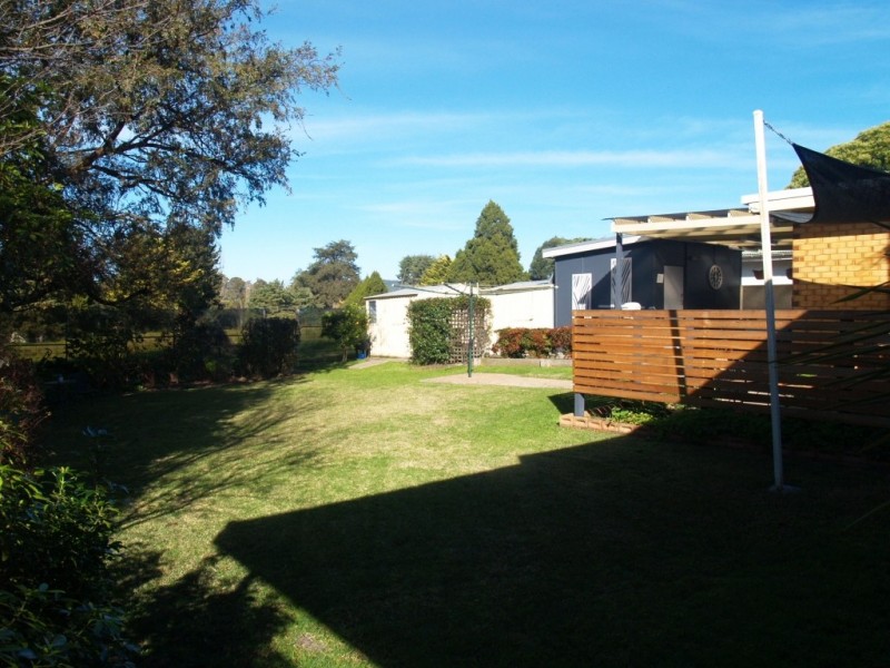 6 Taronga Crescent, Bega NSW 2550