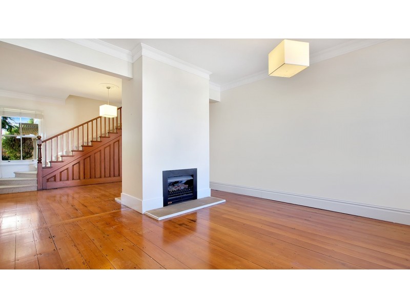 120 Rowntree Street, Birchgrove NSW 2041