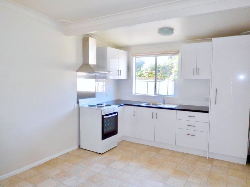 4 Picnic Parade, Ettalong Beach NSW 2257