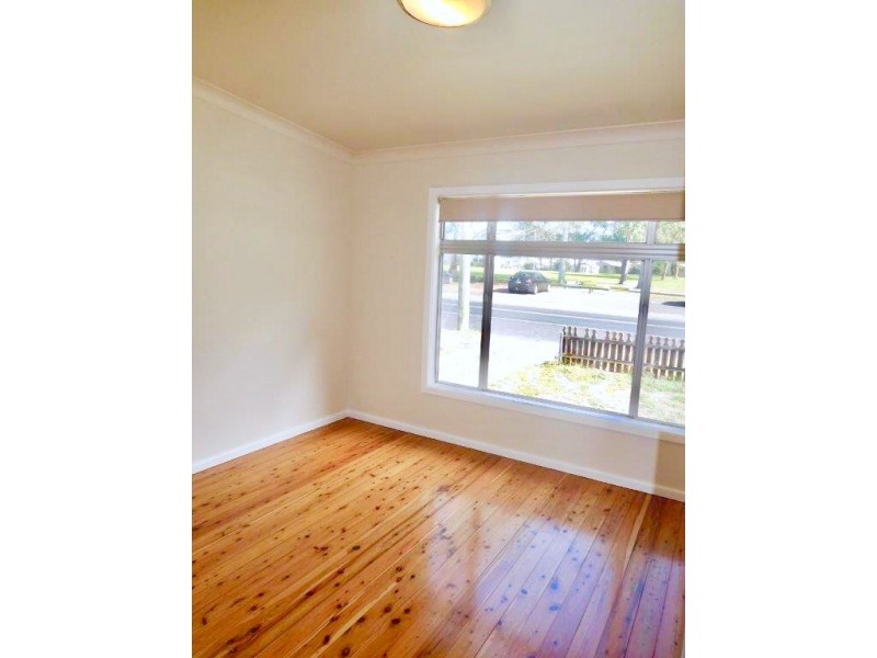 4 Picnic Parade, Ettalong Beach NSW 2257