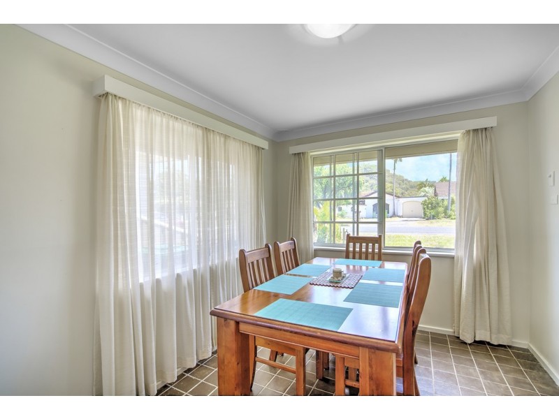 10 Sea Street, Umina Beach NSW 2257