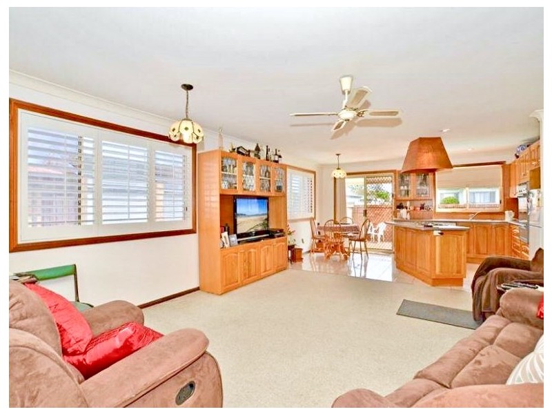 2/19 Gross Avenue, Umina Beach NSW 2257