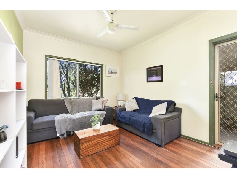 72 Dunalban Avenue, Woy Woy NSW 2256