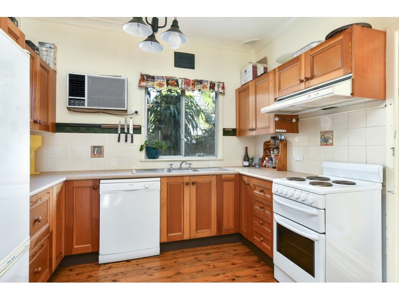 72 Dunalban Avenue, Woy Woy NSW 2256