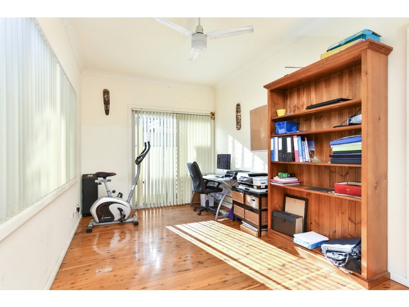 72 Dunalban Avenue, Woy Woy NSW 2256