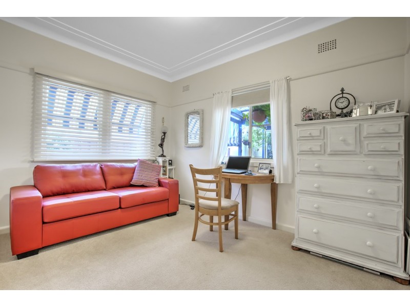 180 Memorial Avenue, Ettalong Beach NSW 2257