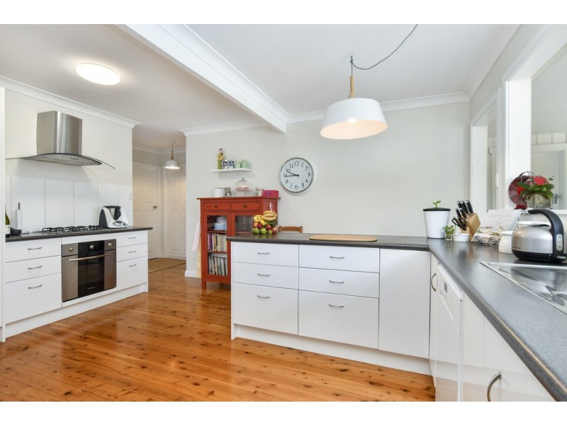 7 Gosford Street, Point Clare NSW 2250