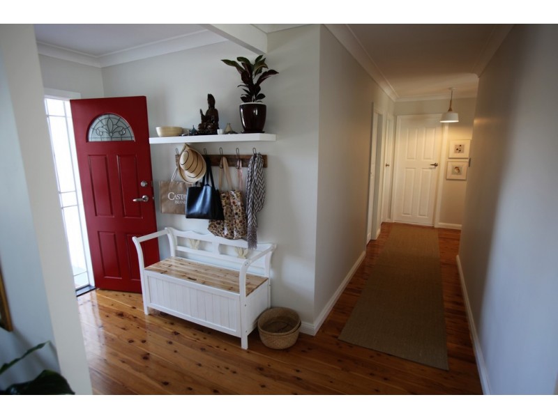 7 Gosford Street, Point Clare NSW 2250