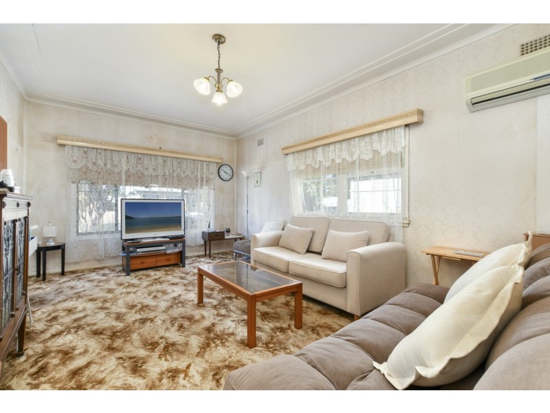 35 McMasters Road, Woy Woy NSW 2256